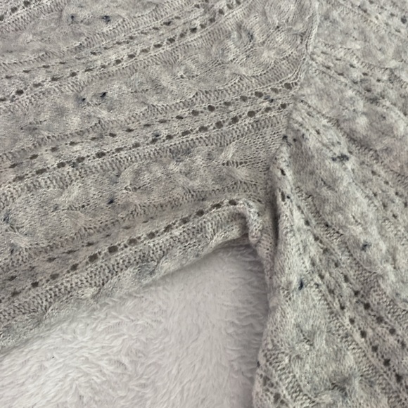 Silver and dotted black distressed open-knit v-neck scooped sweater - Picture 8 of 17